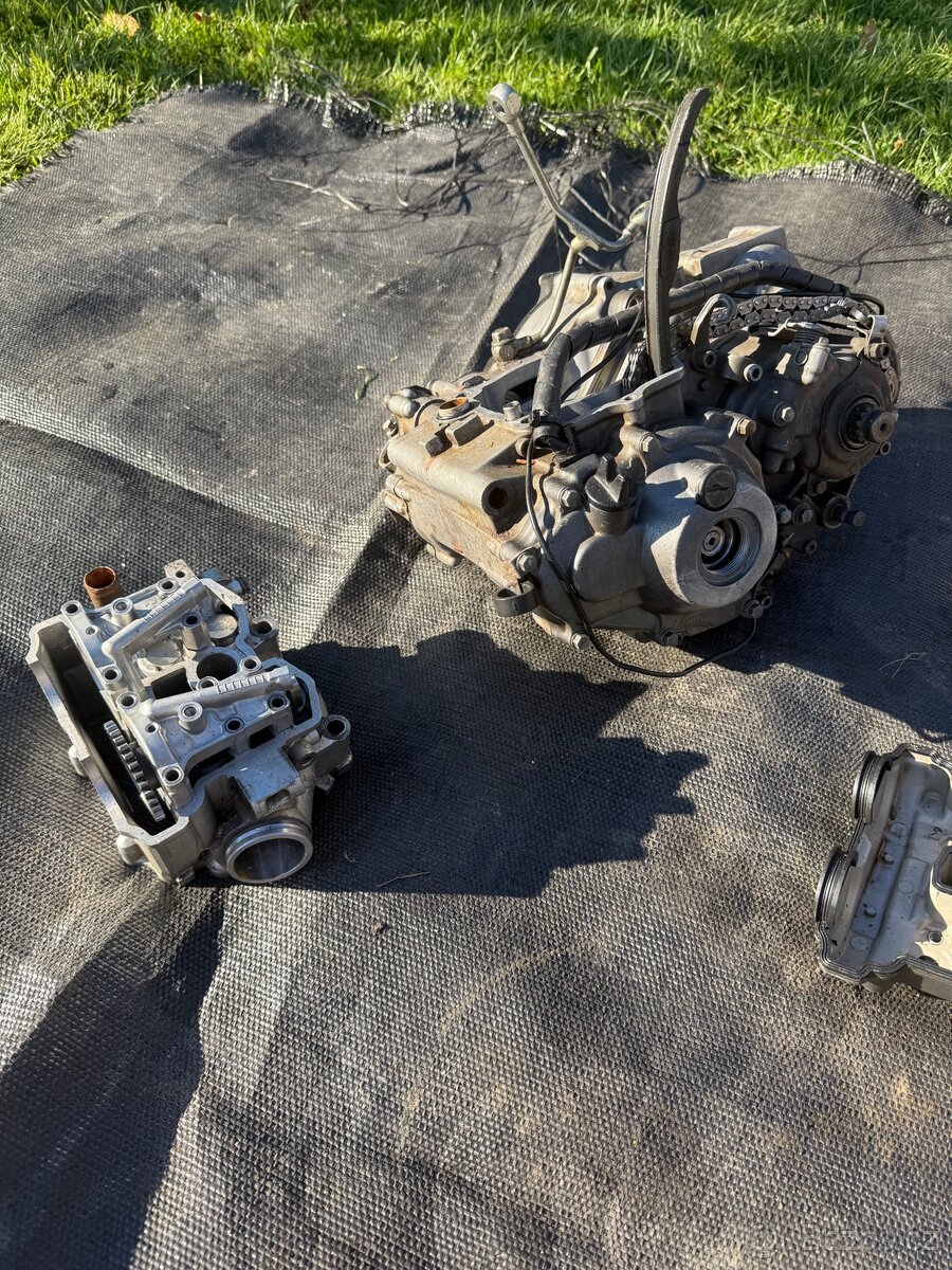 Náhradní díly Yamaha Yzf 450 motor - 4