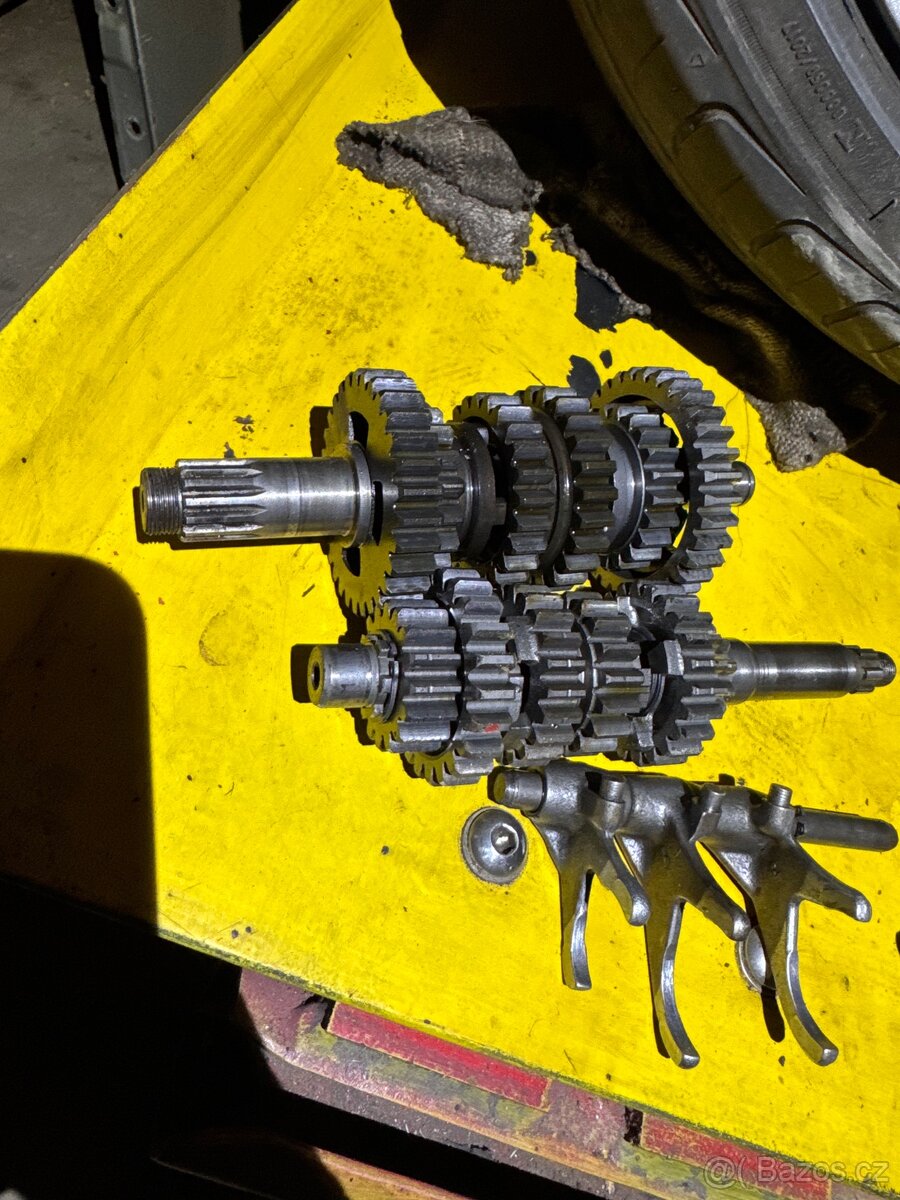 Yamaha dt 125 převodovka - 4