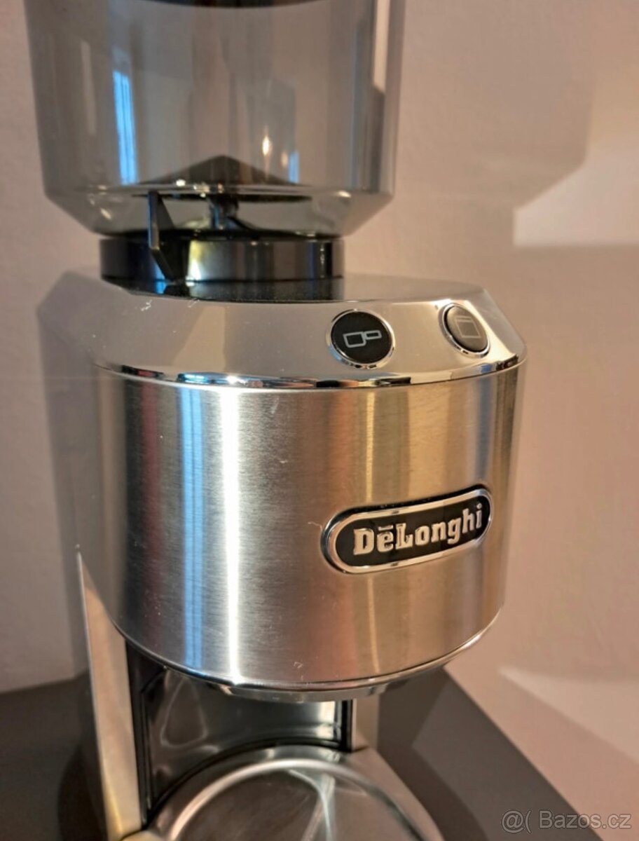 Mlýnek na kávu Delonghi KG520M - 4