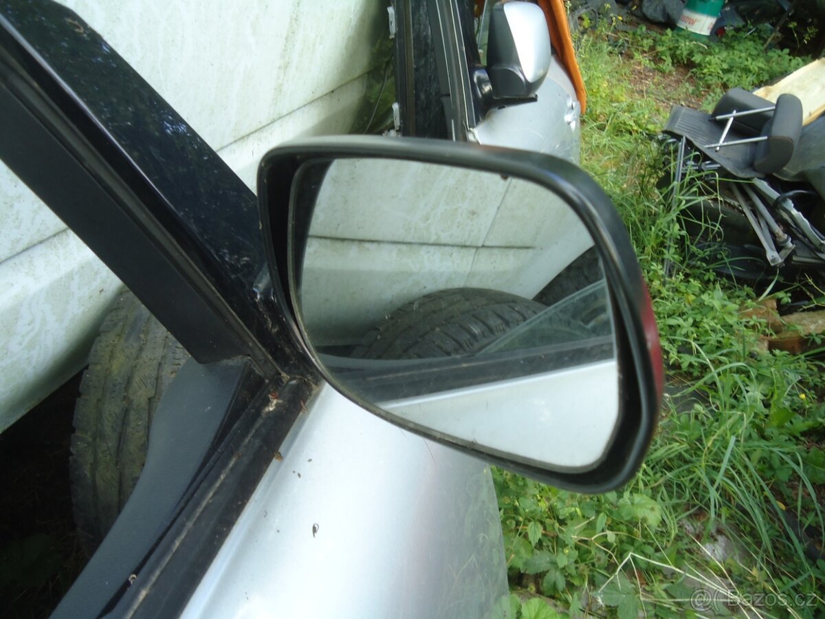 Toyota Avensis Verso 2004 - zpětná zrcátka boční - 4