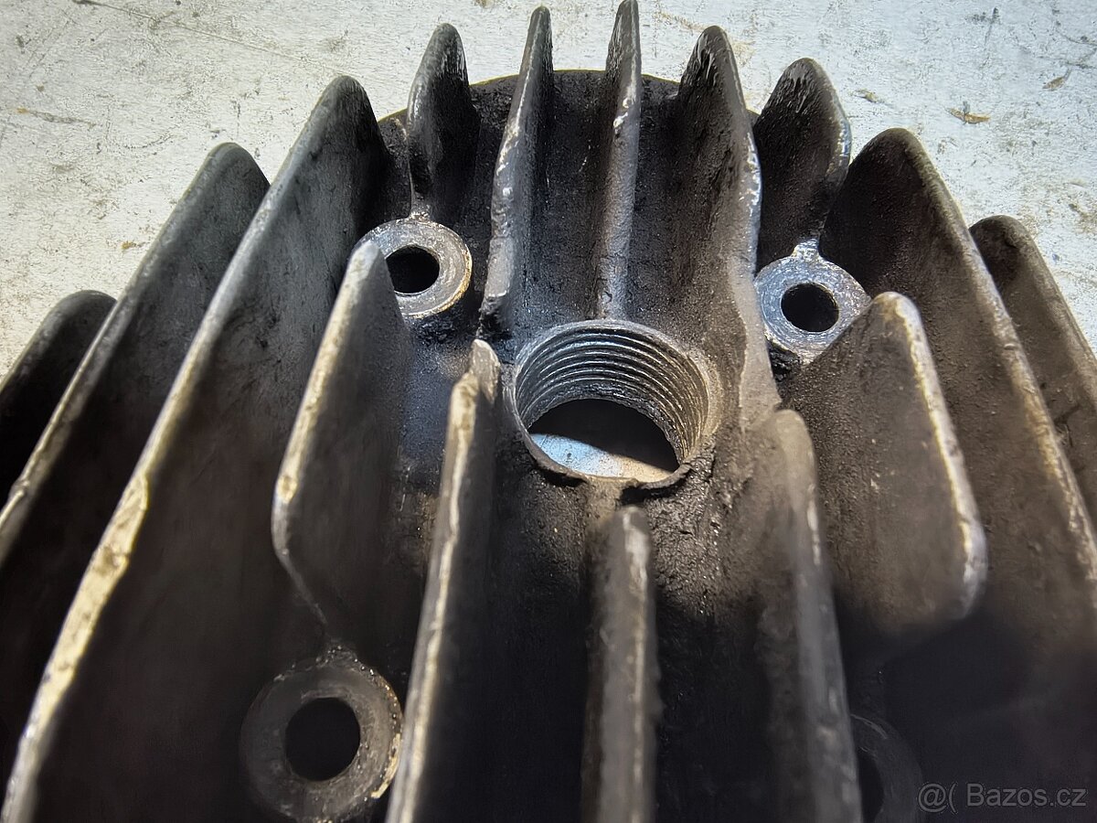 Hlava motoru ČZ 125 B, T - 4