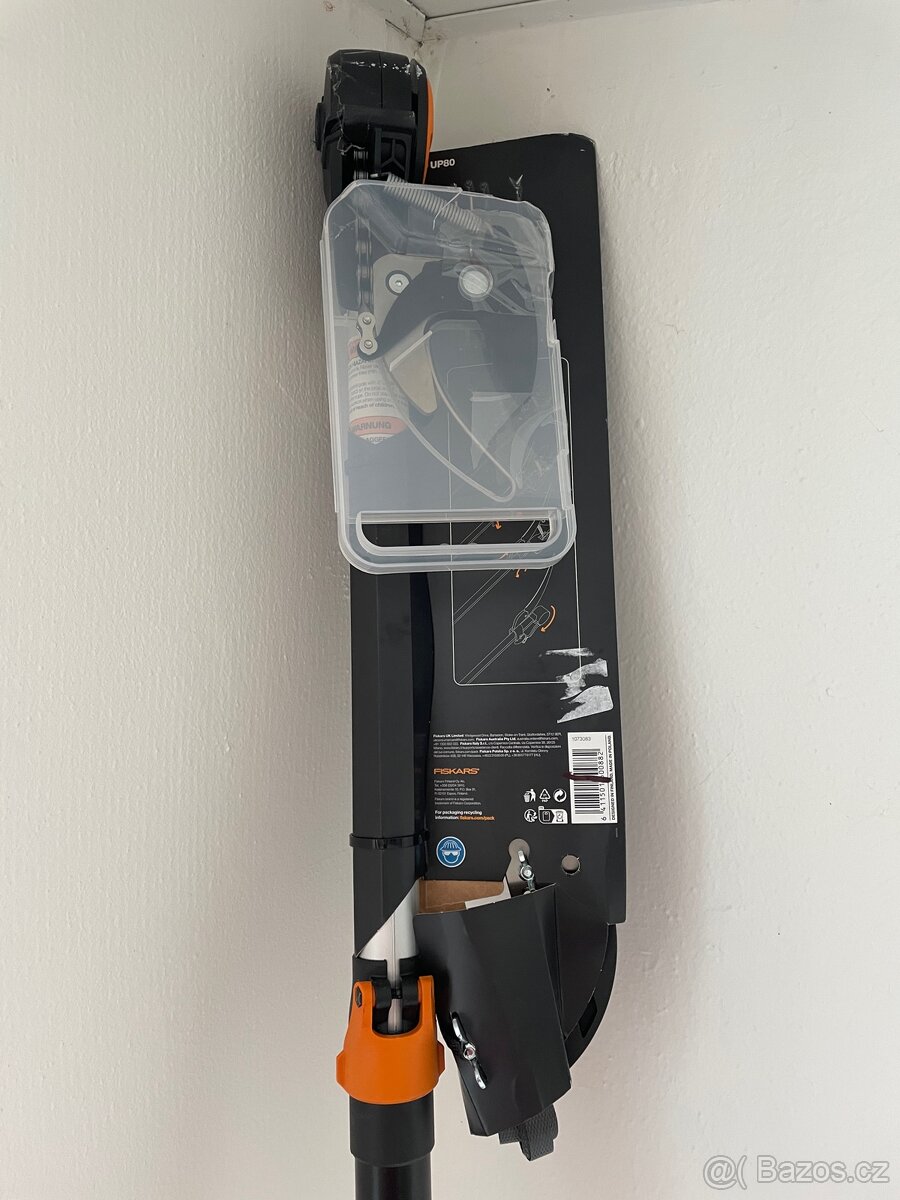 Fiskars teleskopické nůžky s pilkou - 4