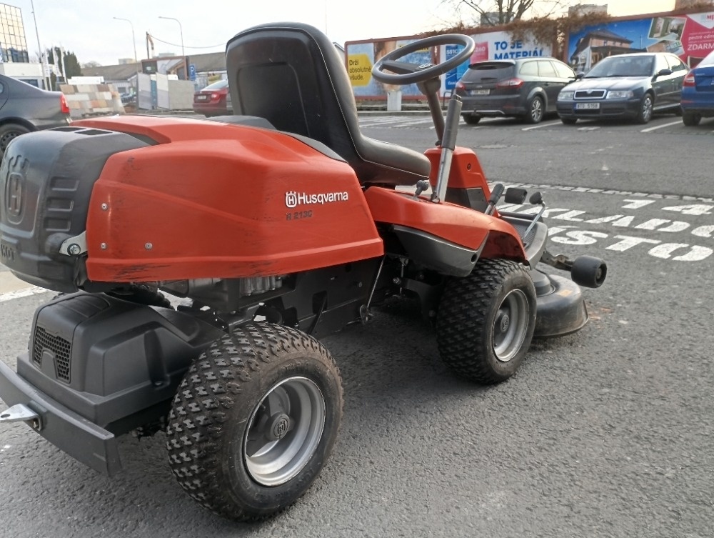Husqvarna Rider R 213 C - 4
