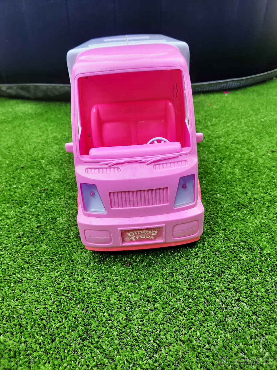 Karavan Dining Truck - 4