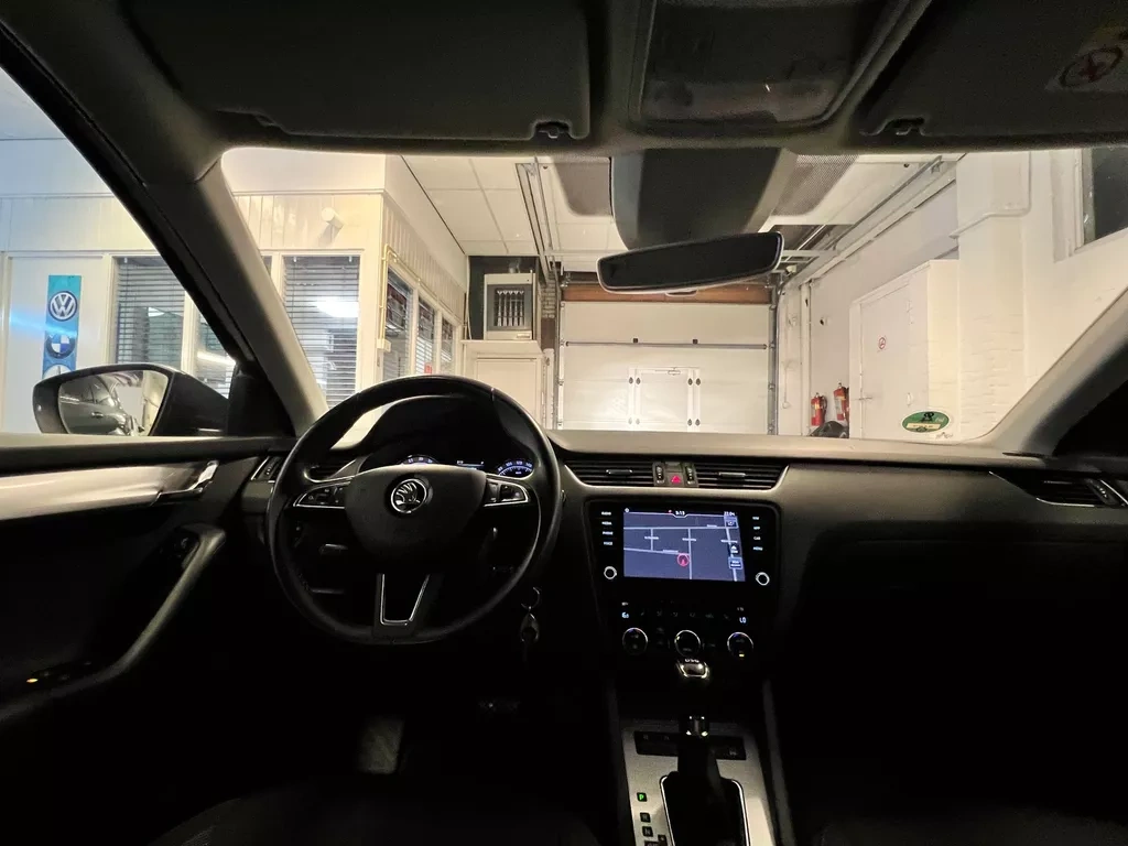 ŠKODA OCTAVIA COMBI 1.6 TDI 2018 - 4