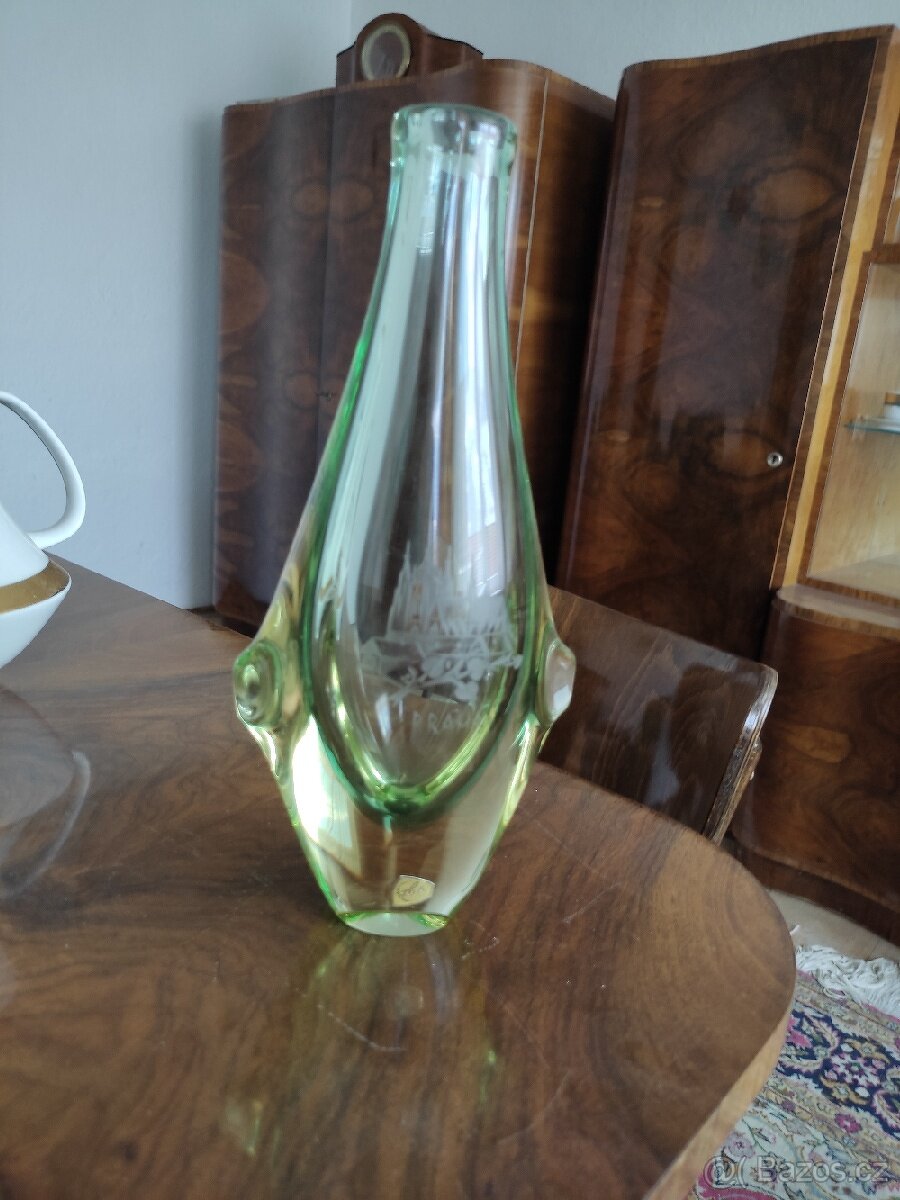 Váza z hutního skla ŽBS - Miloslav Klinger s rytinou Praha - 4