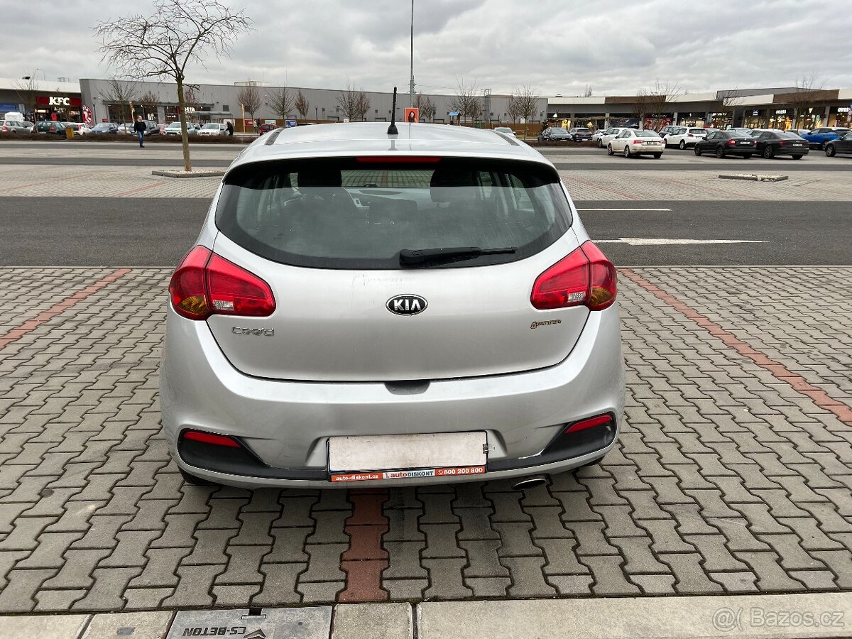 Kia Ceed 1.4i CVVT koup. ČR 2 maj 6 rychlostí - 4