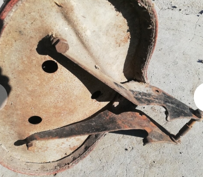 ČZ 125/150 sedlo - 4