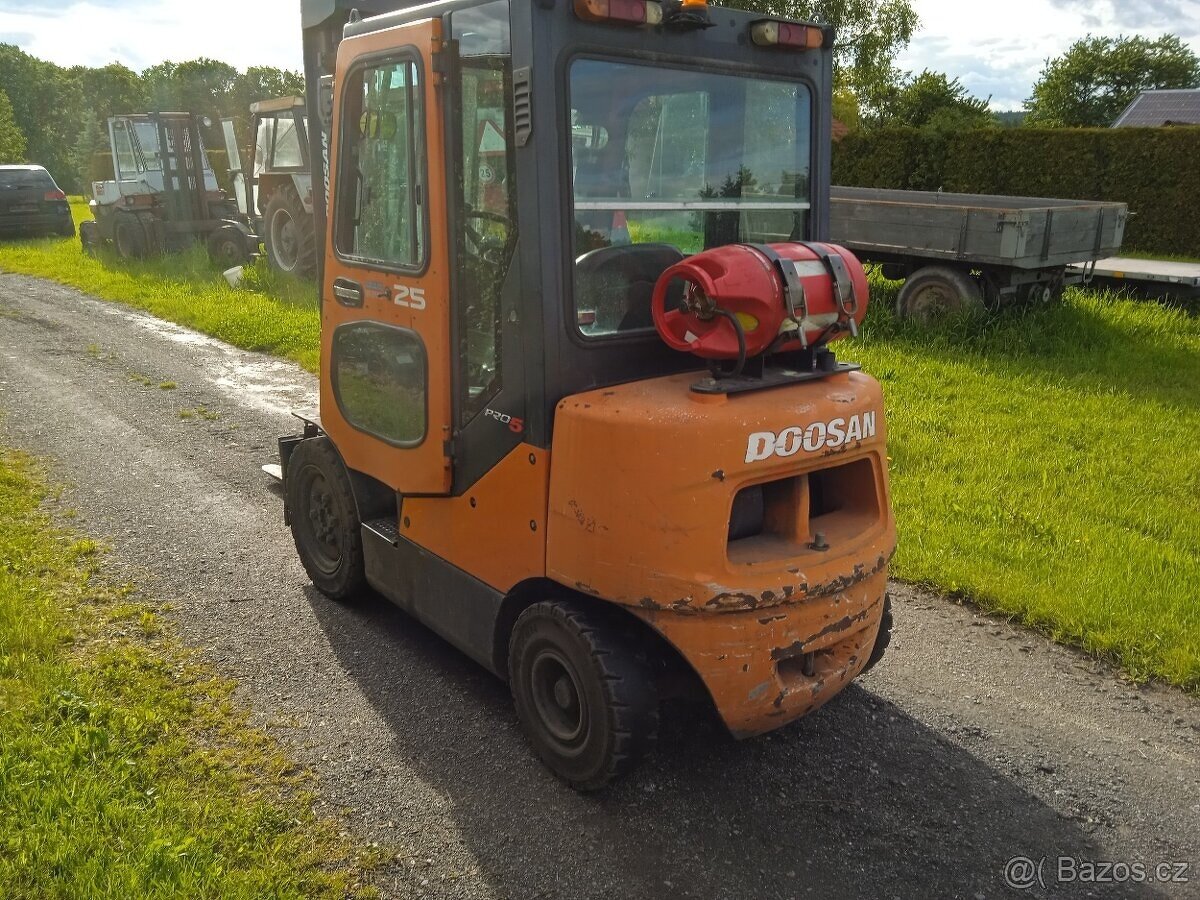 VZV DOOSAN G25E-5 - 4