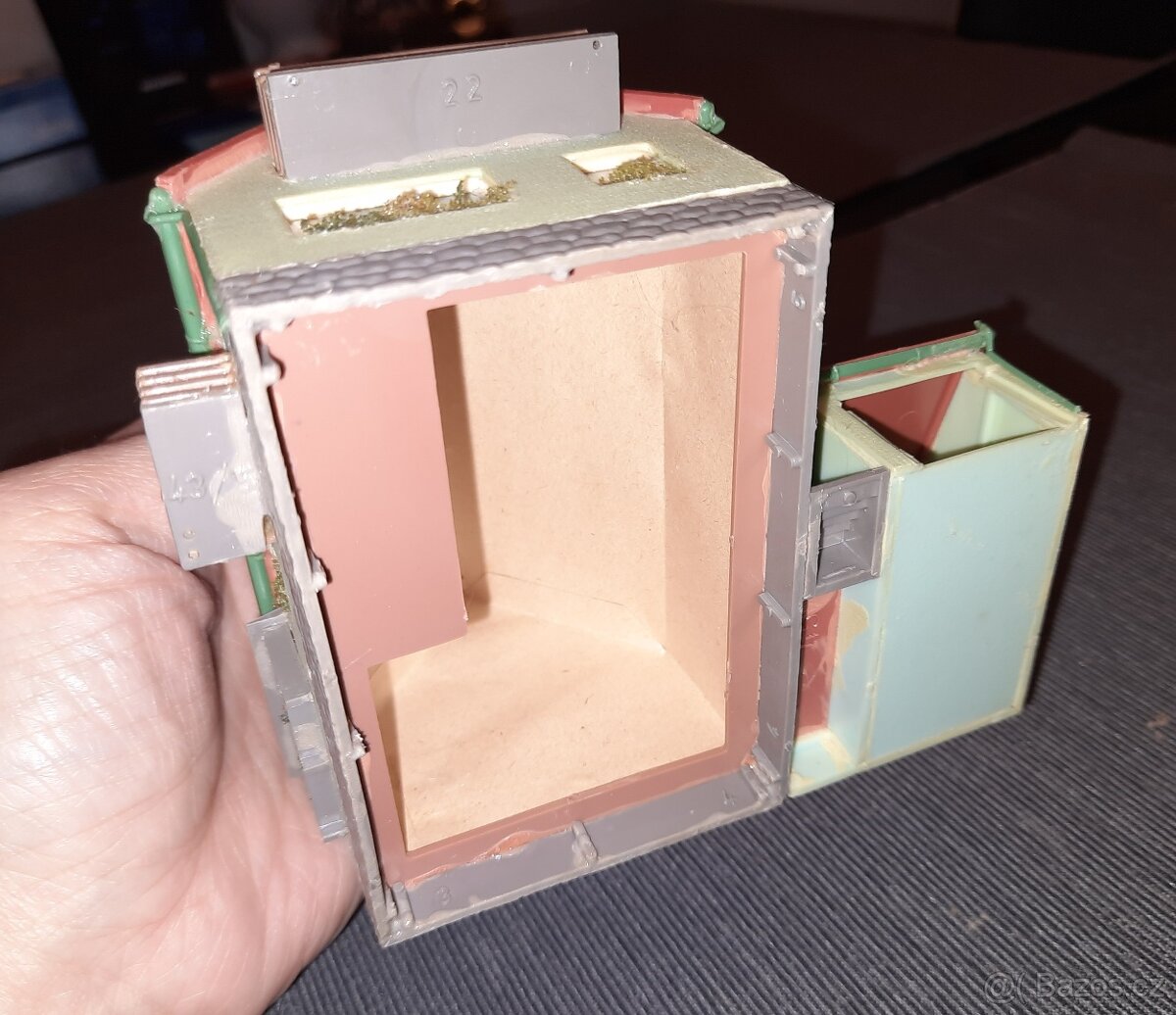 Model rodinný dům s garáží do kolejiště TT - 4