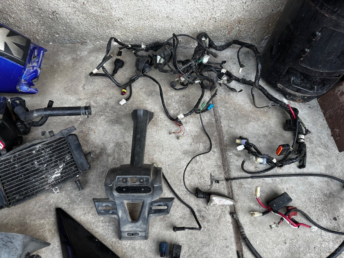 Yamaha Yzf r125 díly na motorku - 4