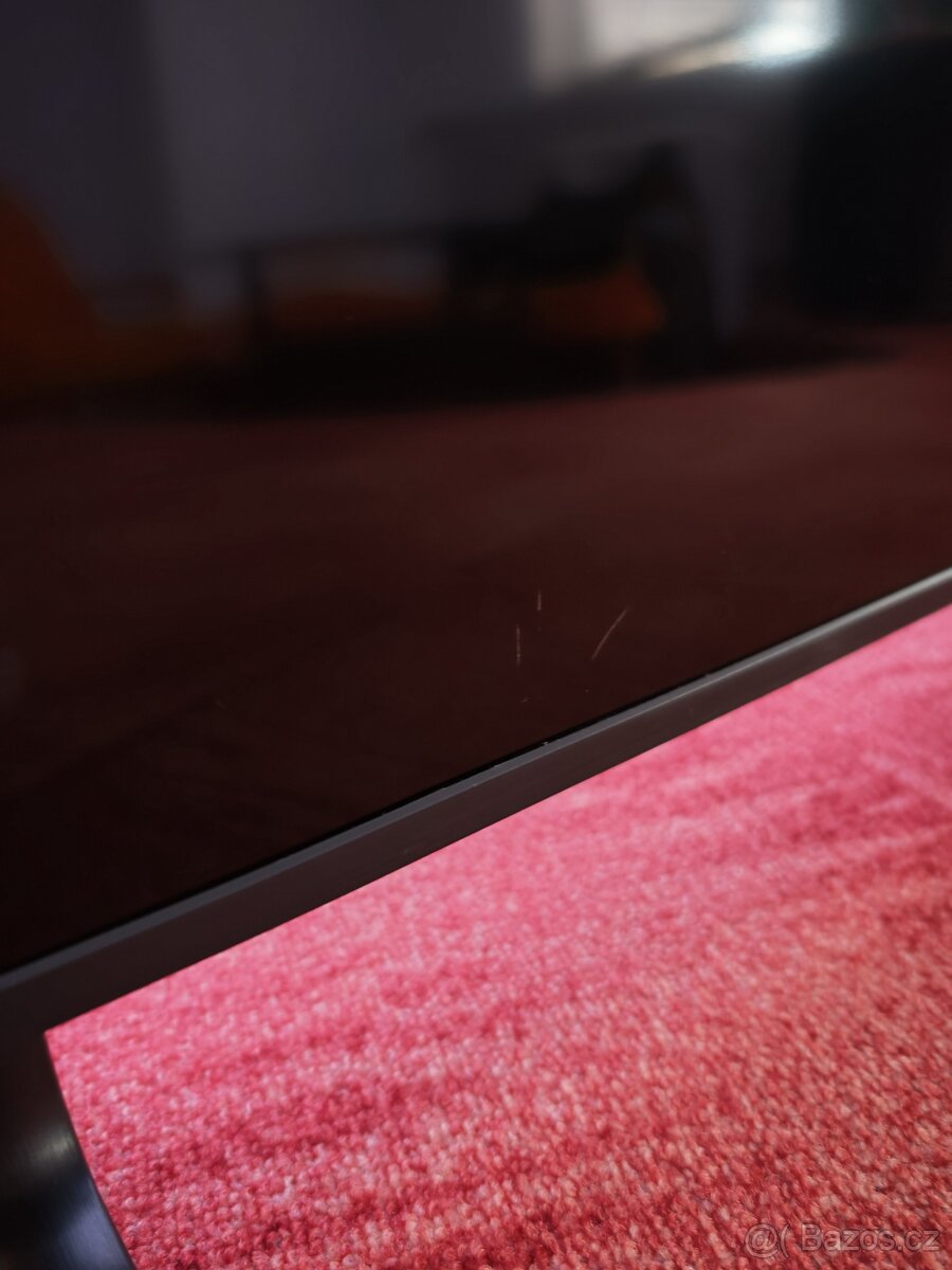 Samsung UE55RU8002U - 4