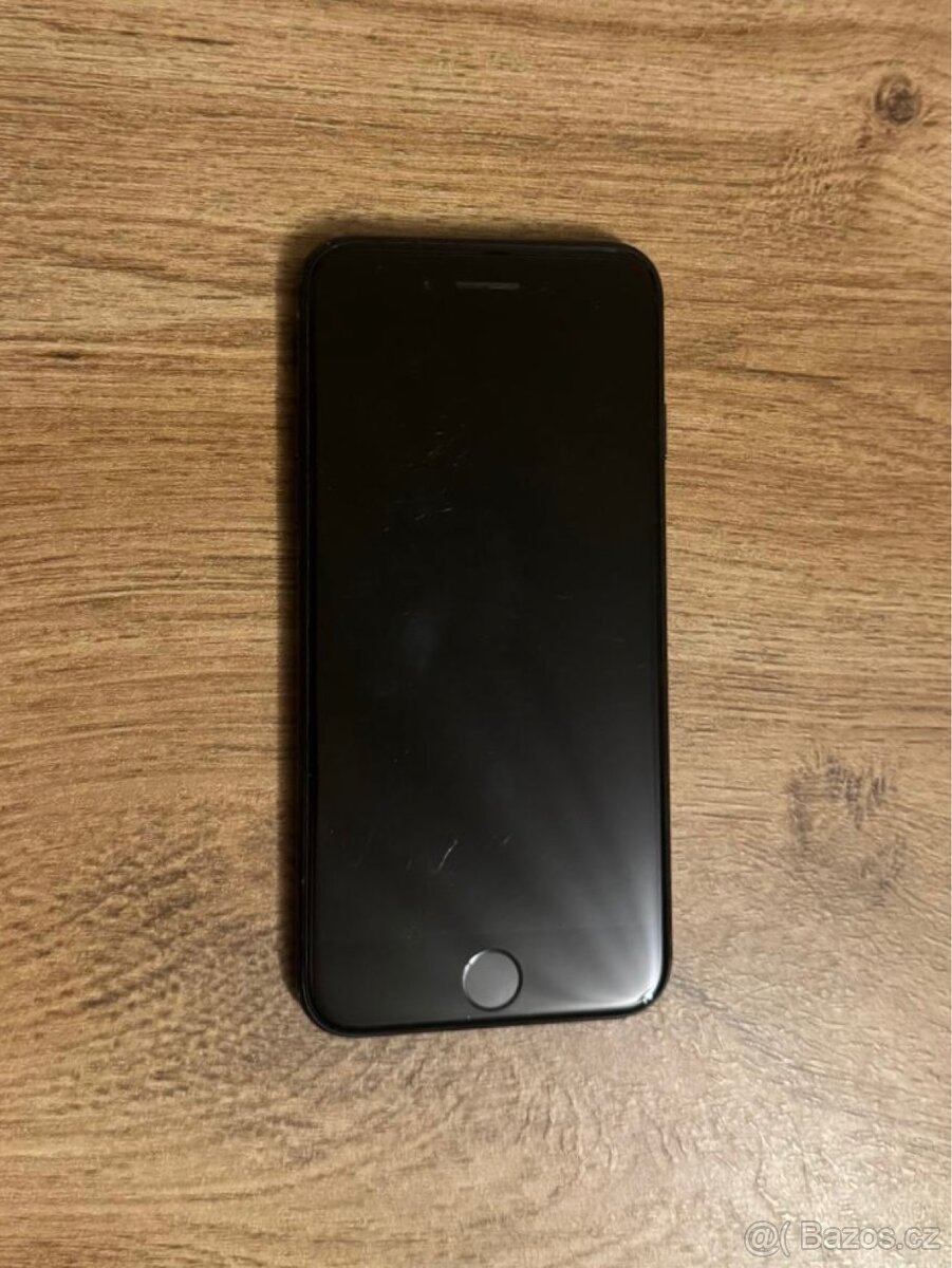 iPhone SE 3. Generace - 4