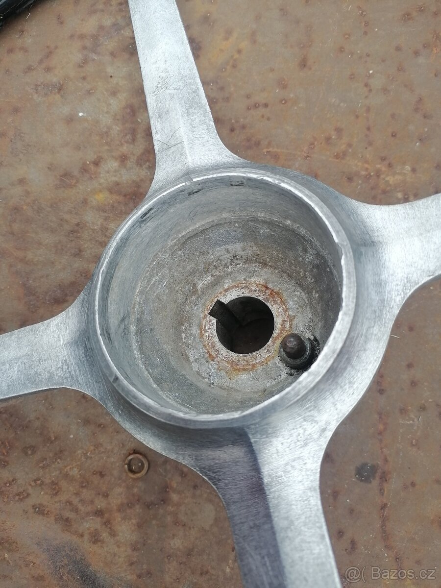 Volant asi na předválečný Mercedes - 4