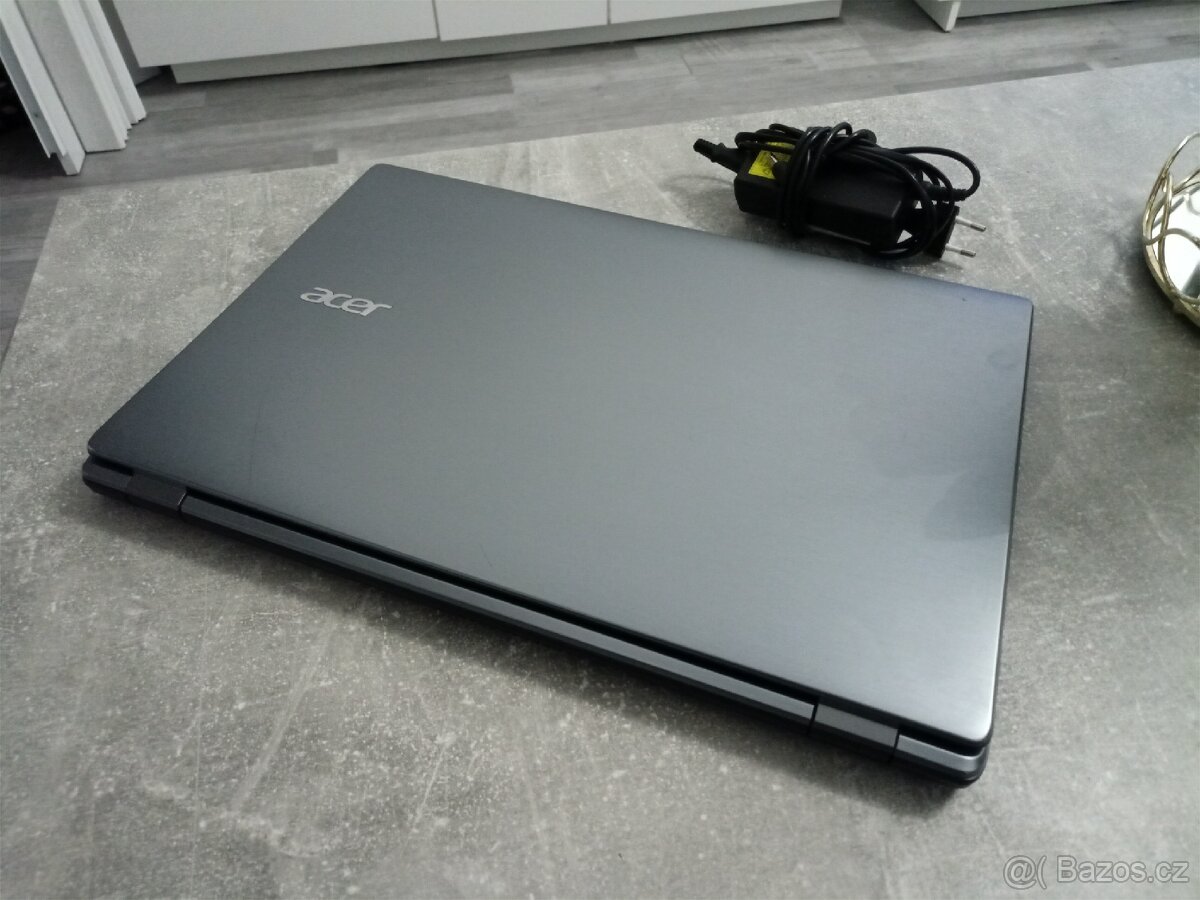 Acer Aspire E17 E5-771G-54MQ - 4