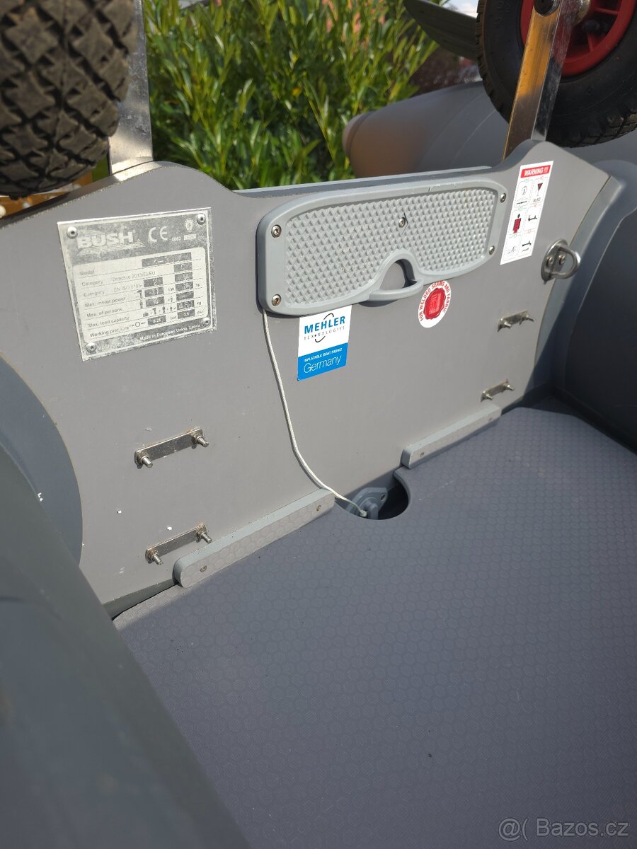 Člun s motorem 5hp - 4