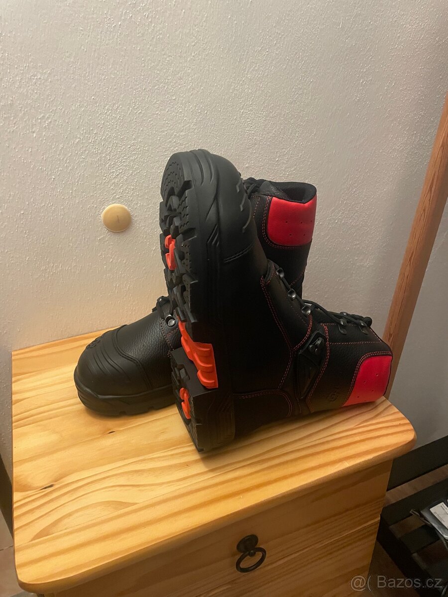 Těžařské neprořezné boty - 4