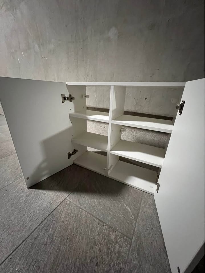 Nástěnná skříňka - 4