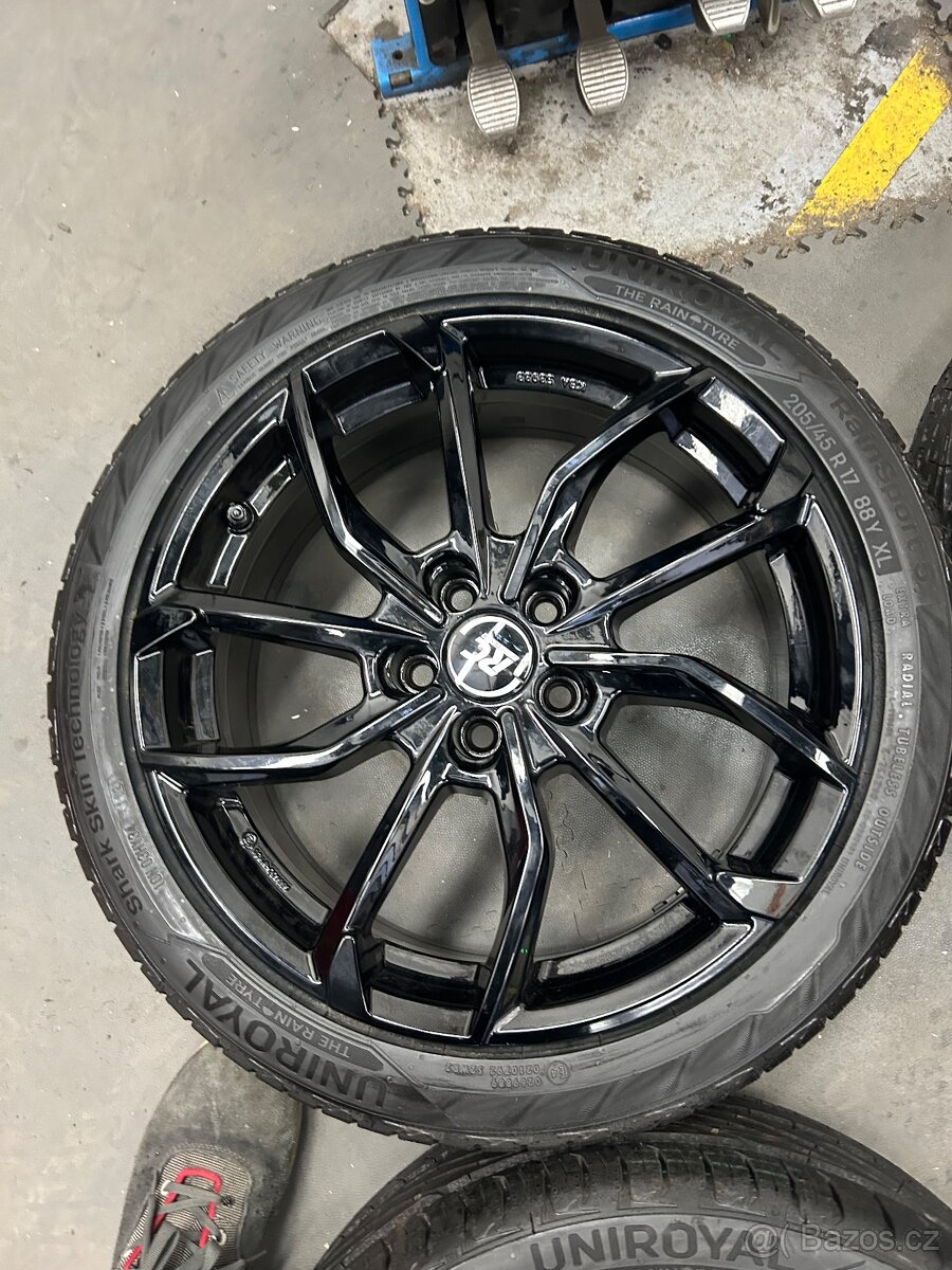 Nové alu r17 RC design 5x100 - 4