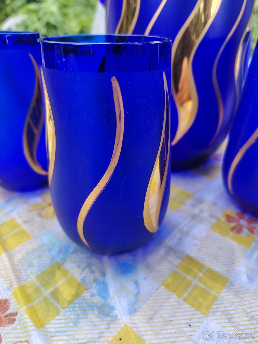 Modrý skleněný džbán a 6 skleniček - 4