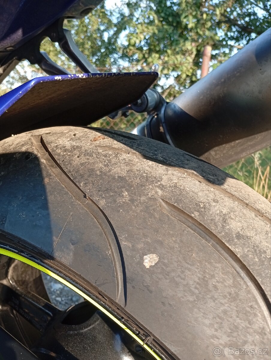 Yamaha YZF-R1 - 4