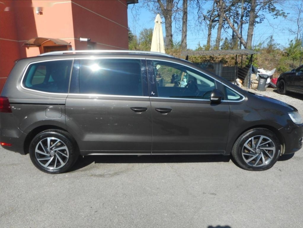 Volkswagen Sharan,2,0 TDi SOUND - 4