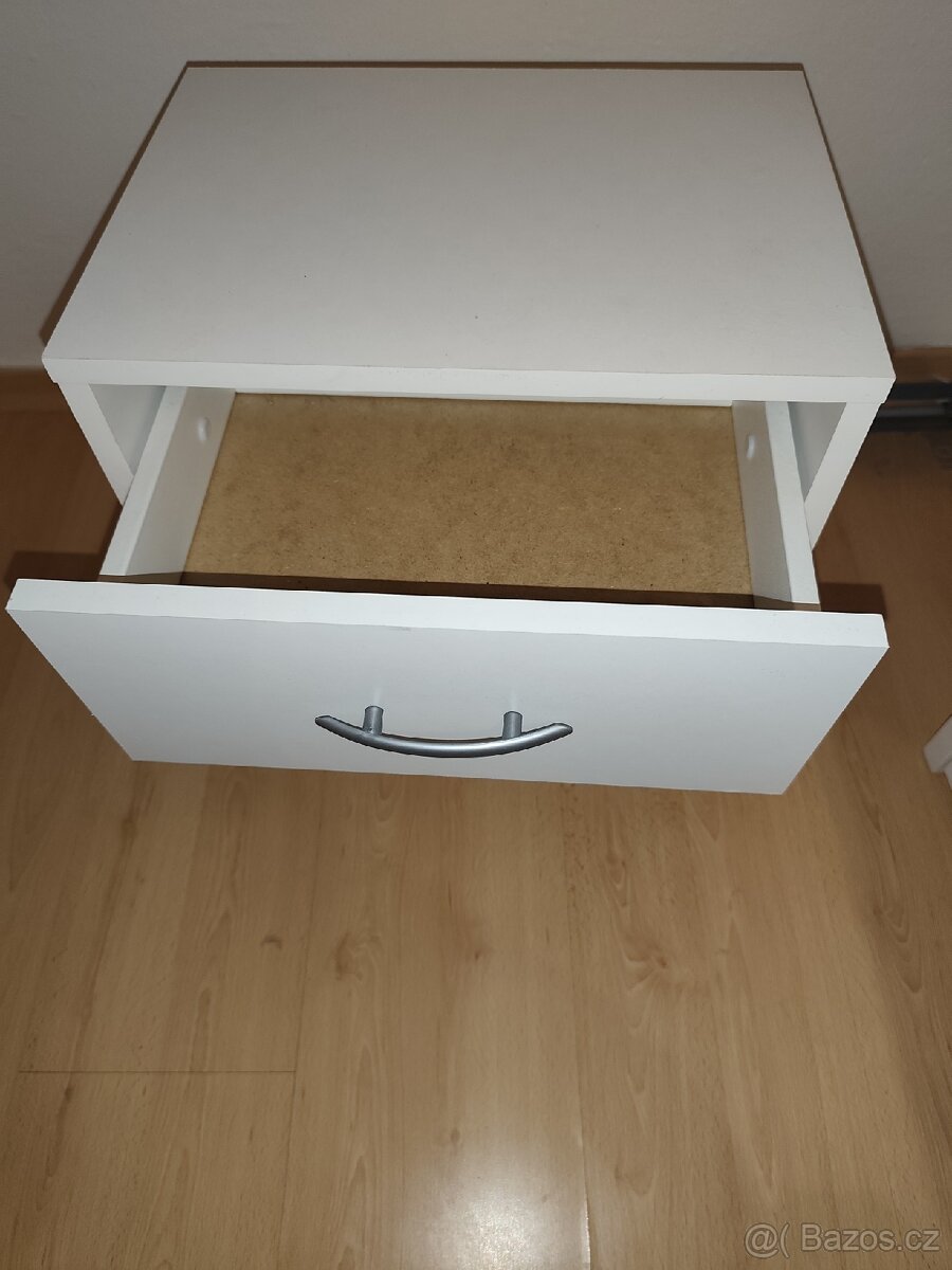 Noční stolek - 4