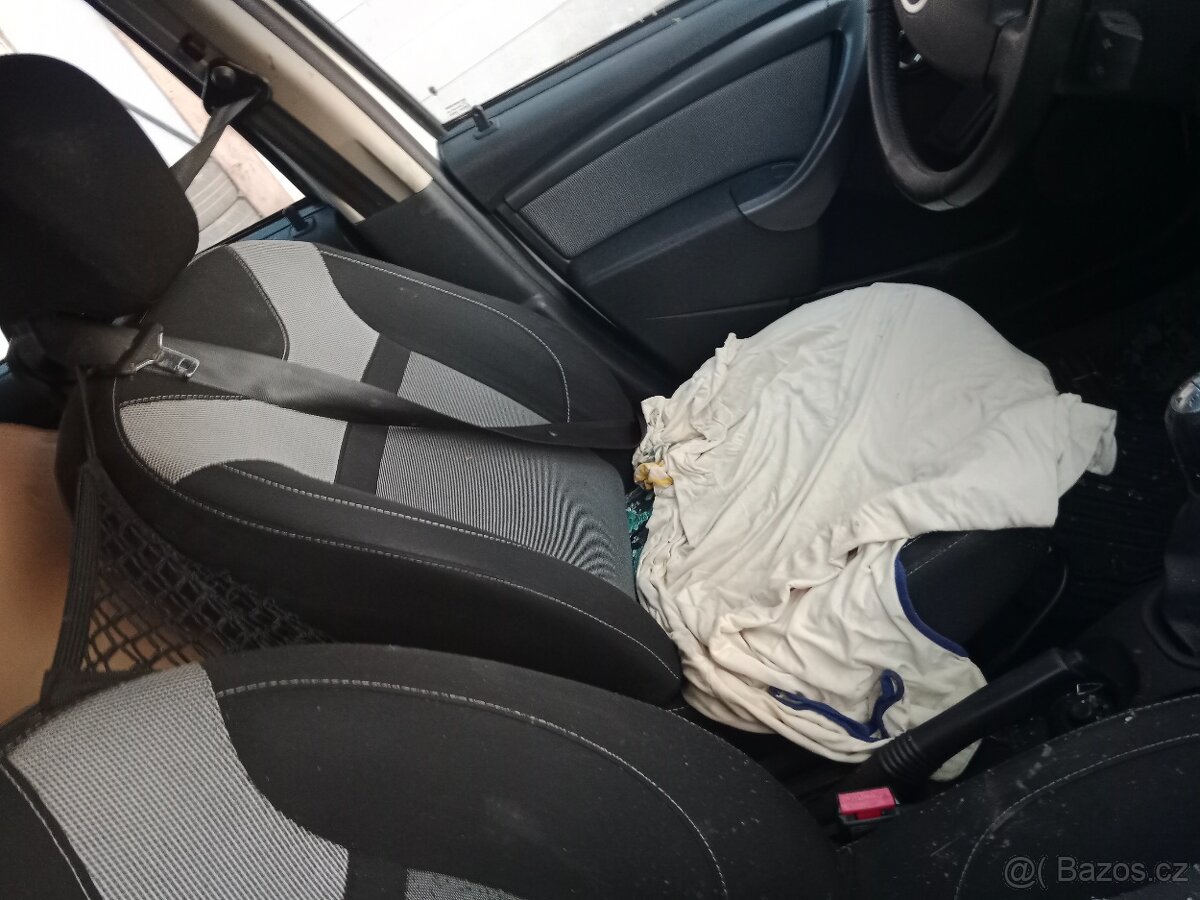 Dacia Duster 1.6i - 4