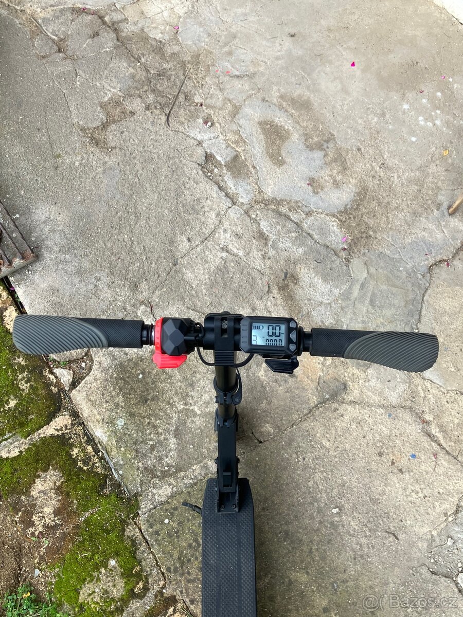 Elektrokoloběžka LAMAX e-scooter s5000 - 4