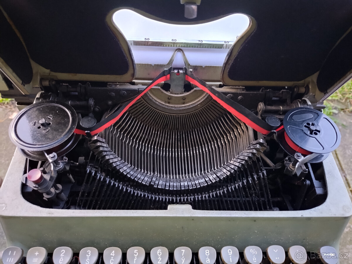 funkční kancelářský psací stroj Rheinmetall KsT z 50. let - 4