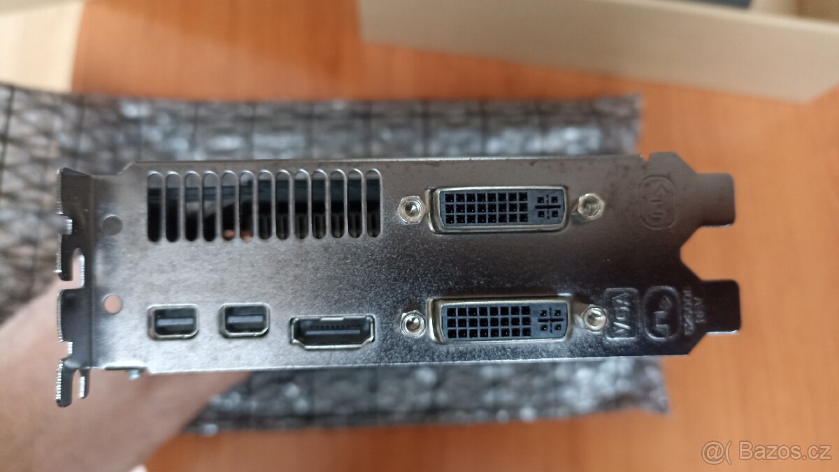 Sapphire Radeon HD 6850 1GB DDR5 - 4