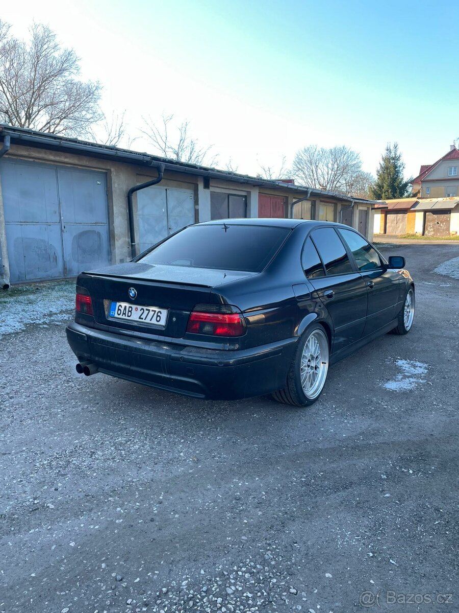 Bmw e39 528i tovární packet - 4