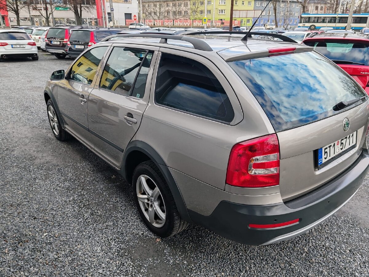 Škoda Octavia
2.0TDI scout - 4