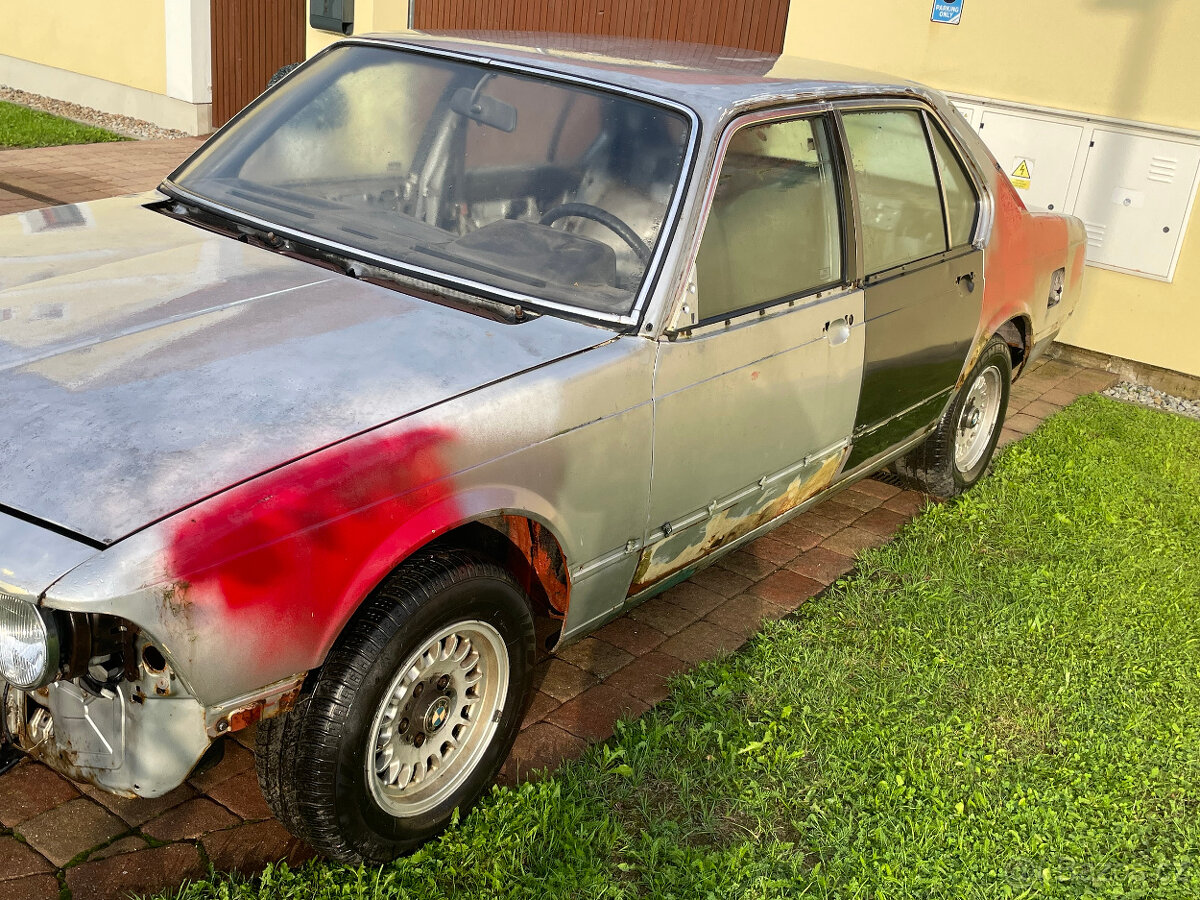 BMW 728 i E23 automat na díly cele auto - 4