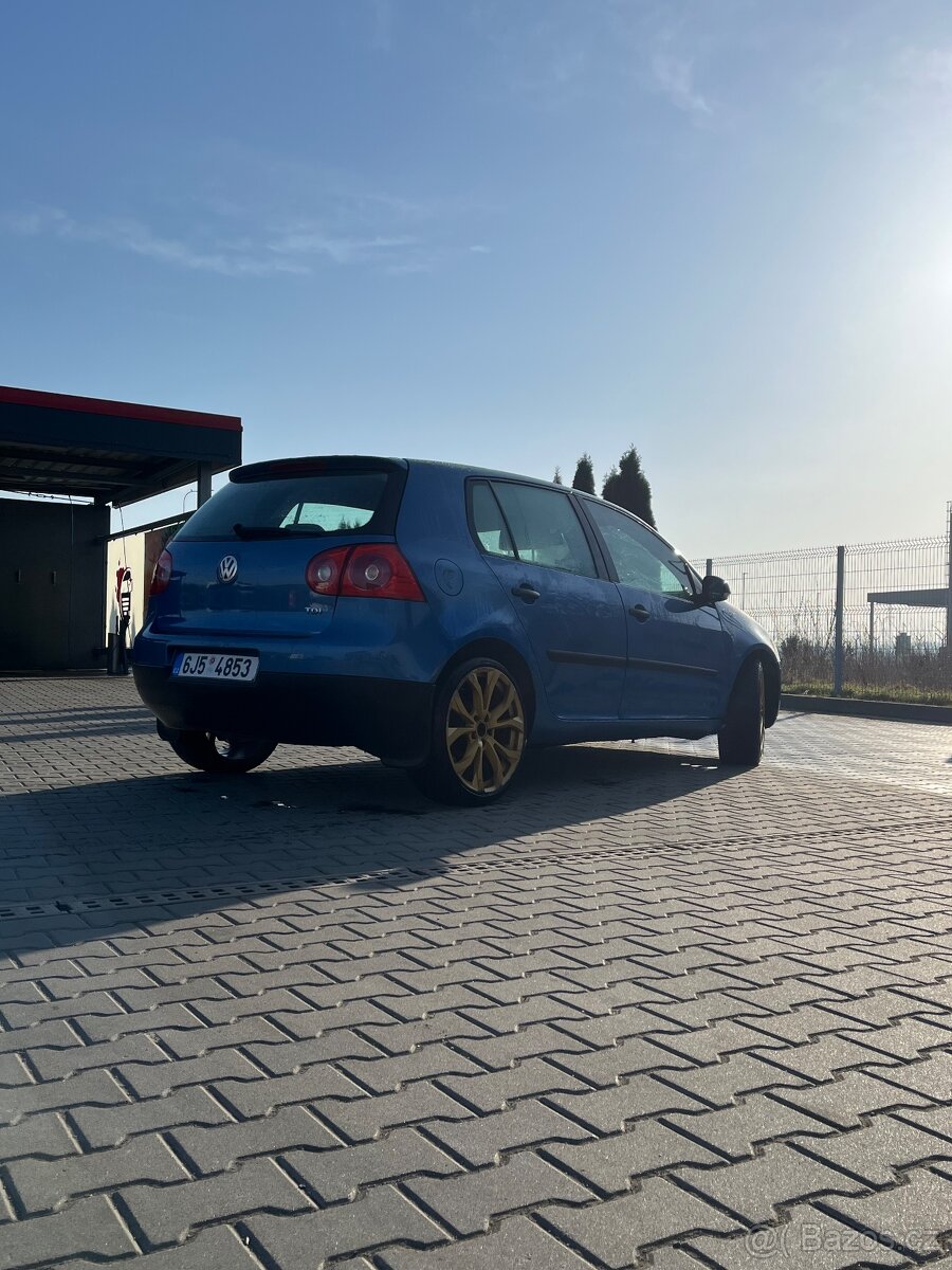 Volkswagen Golf - 4