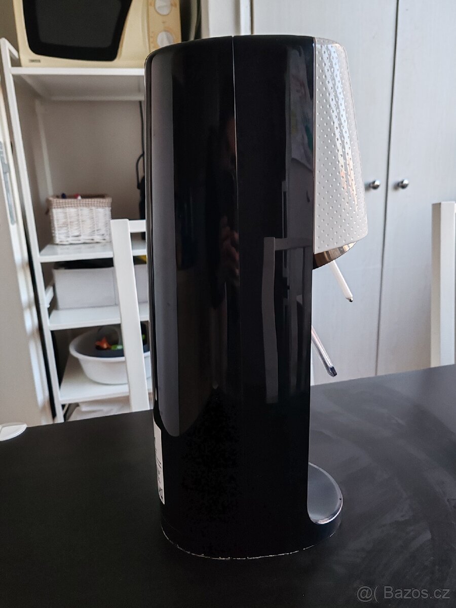 Výrobník Sodastream+lahev+ prázdná bomba CO2 - 4