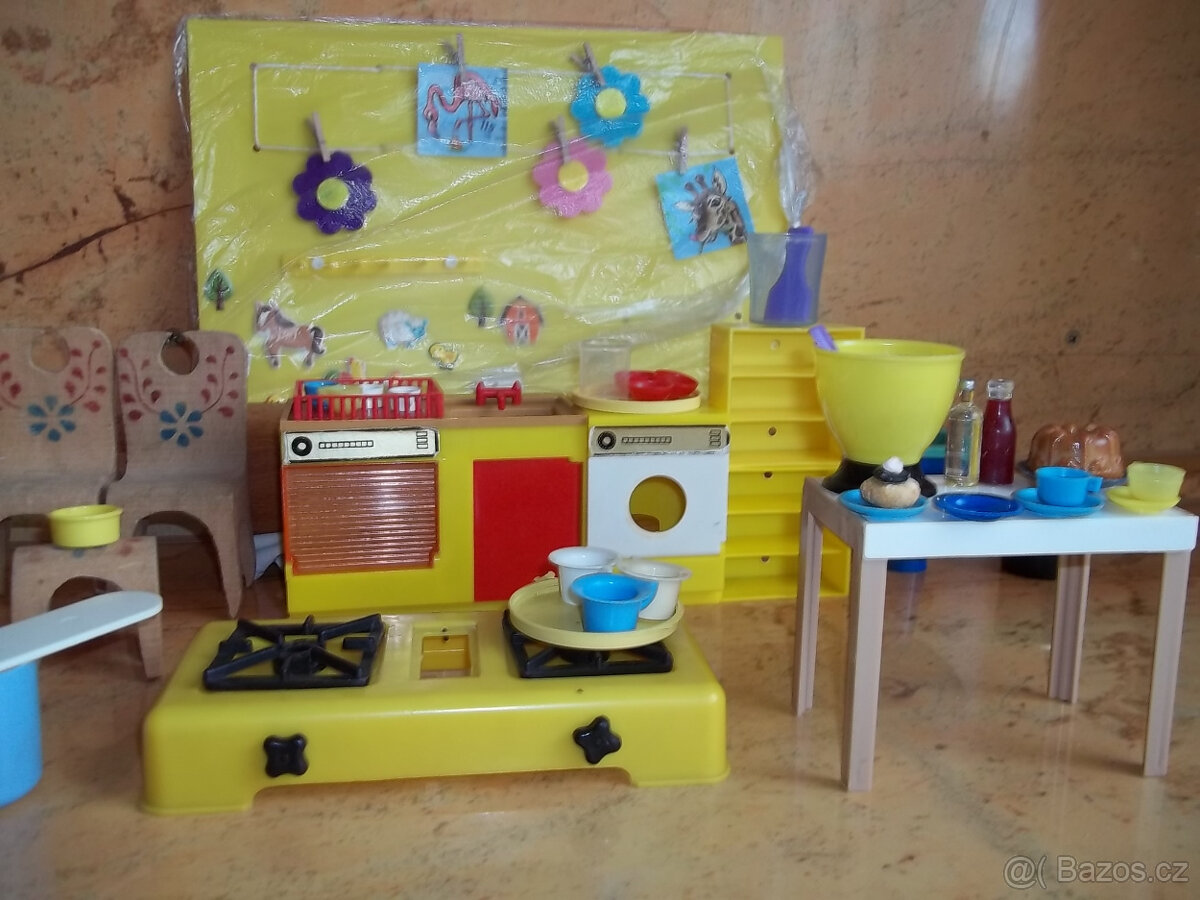 Málá retro kuchyňka pro panenky - hračka - 4