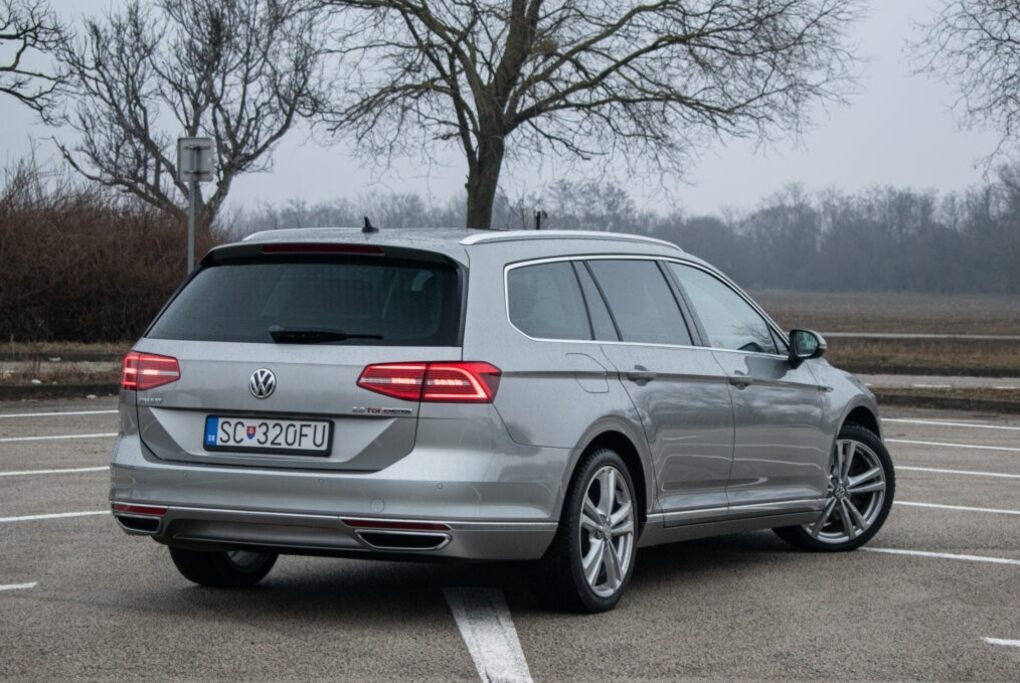 Volkswagen Passat Variant 2.0 BiTDI 240k Highline 4MOTION - 4