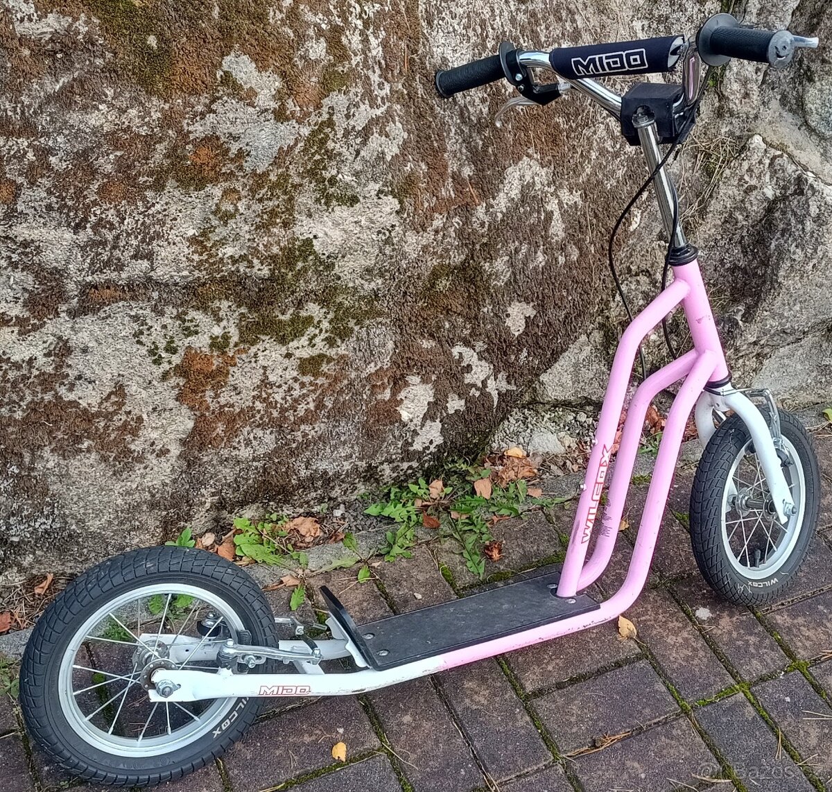 Dětská růžová koloběžka - 4