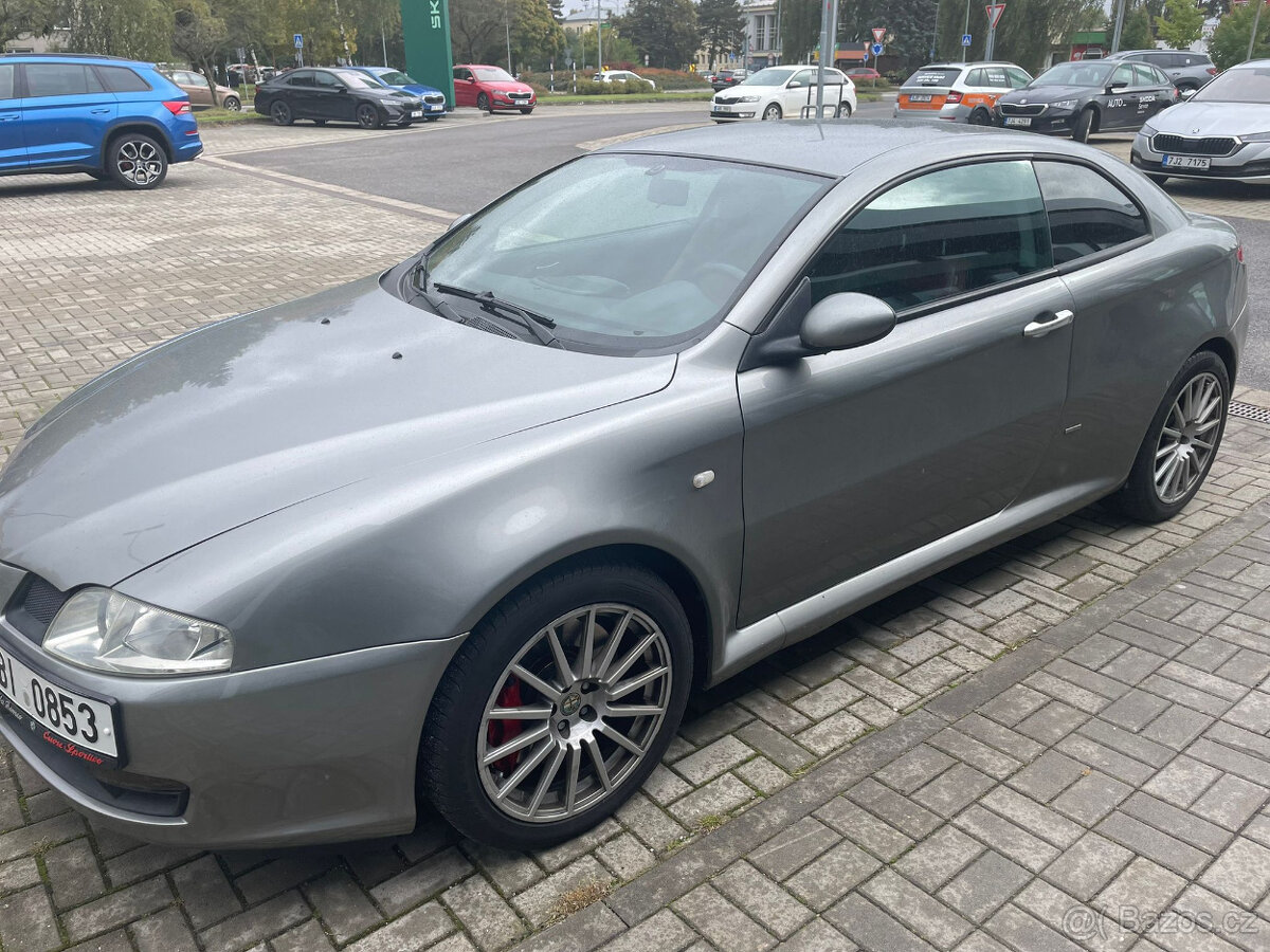 Alfa Romeo GT 3.2 V6 - 4