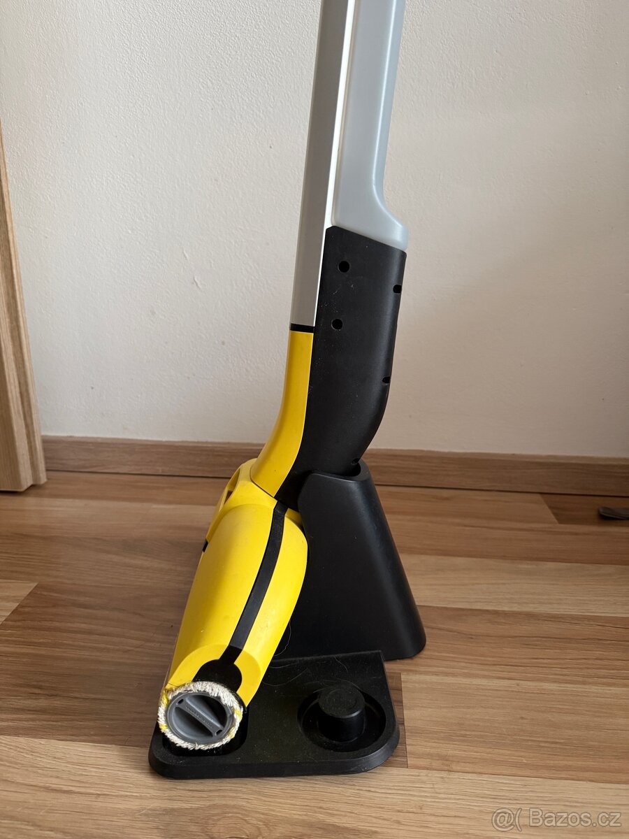 Elektrický vytírací mop Karcher EWM 2 - 4