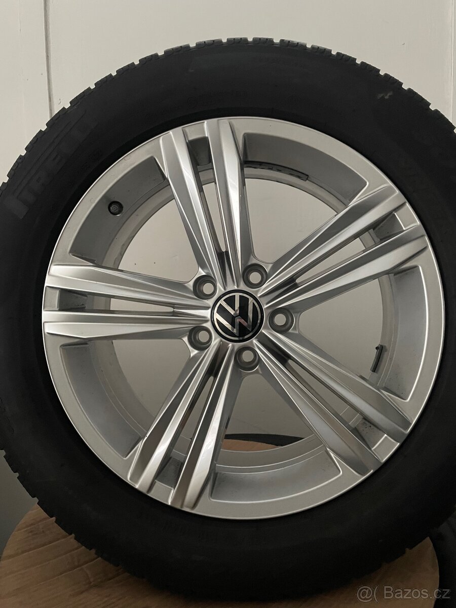 Orig zimni alu VW Tiguan II Sebring r18 + Pirelli 235/55r18 - 4