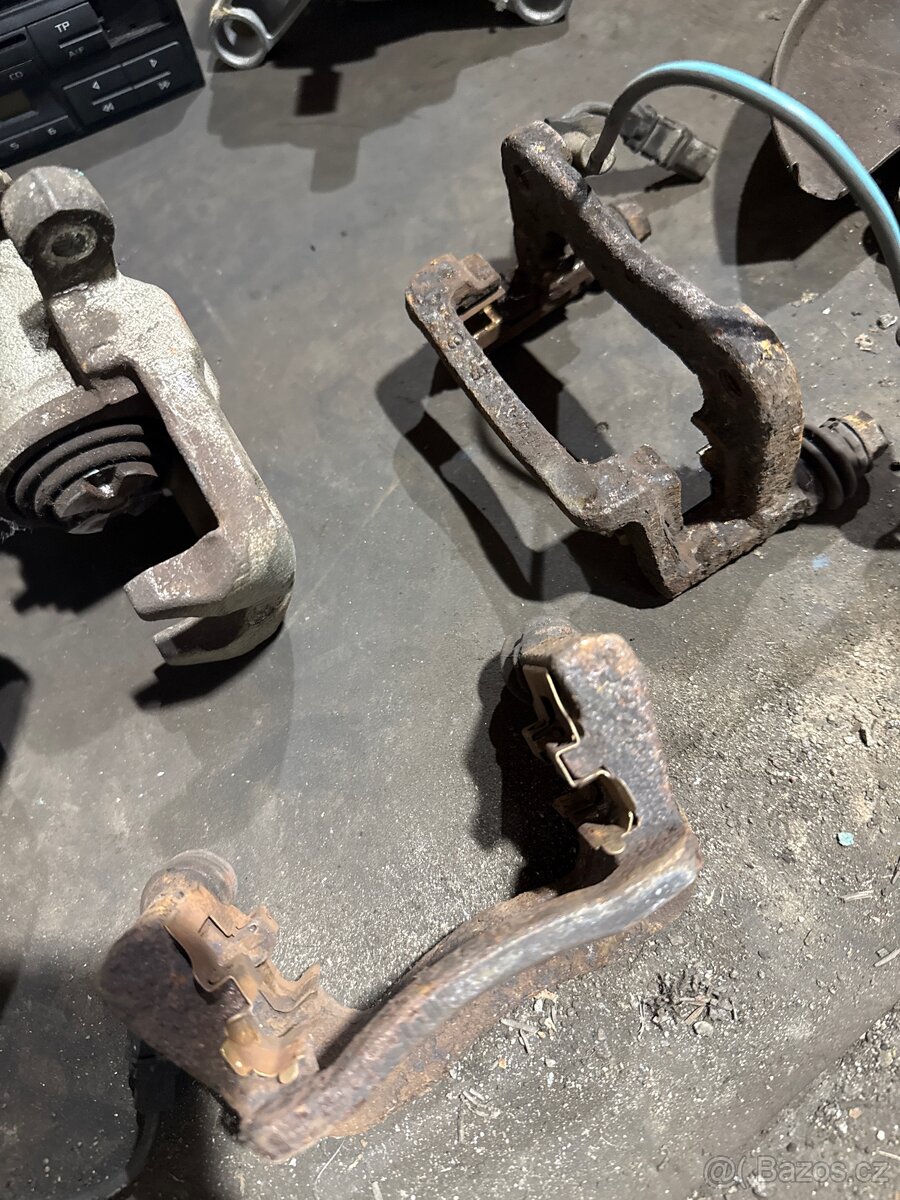 Zadní Brzdové Třmeny Honda Civic (UFO) - 4