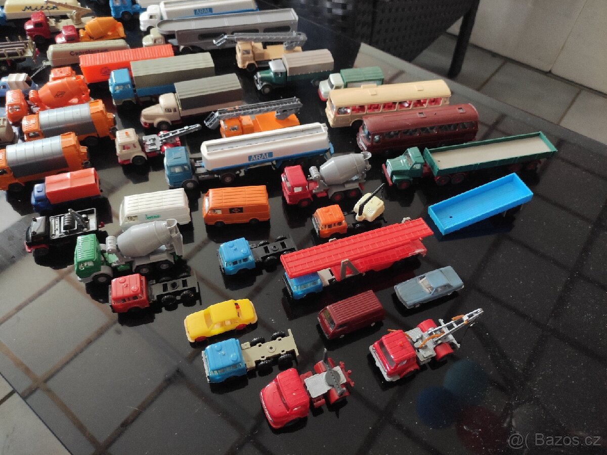 Retro autíčka k vláčkům - 4