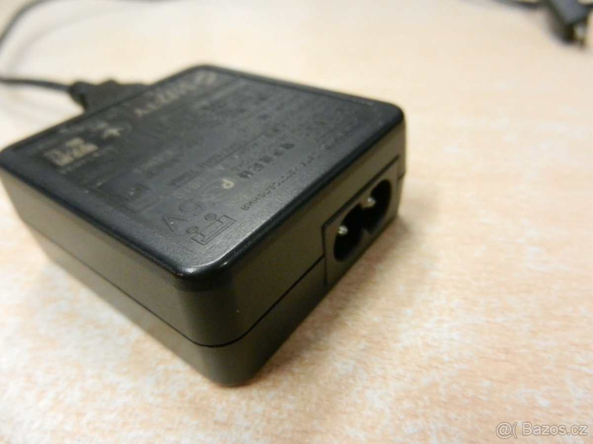 nabíječka Sony AC-UB10 - 4