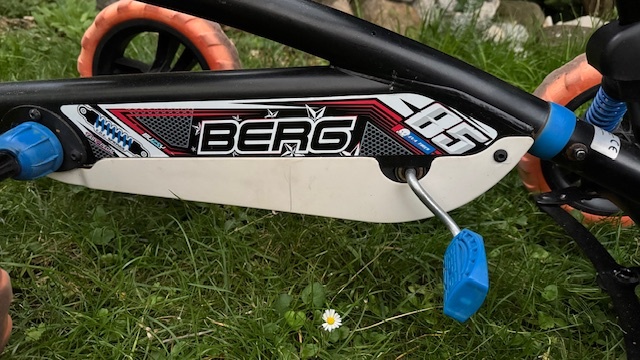 BERG Buzzy dětské šlapadlo - 4