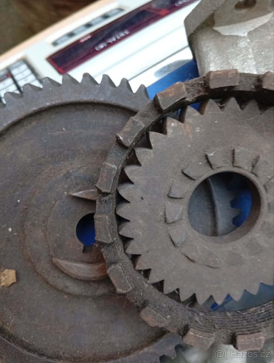 Směs moto díly - 4