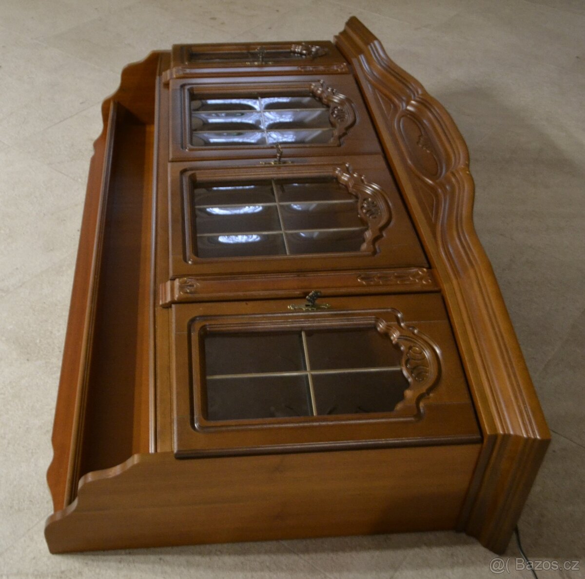 Rustikální, dubová, nástěnná, kuchyňská vitrína. - 4