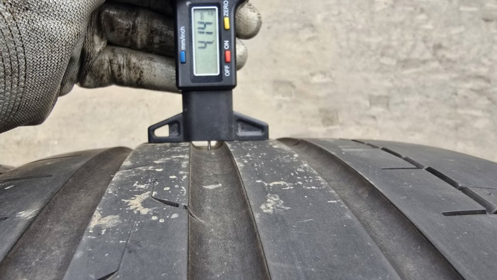 Letní pneumatiky 235/35/19 Continental - 4