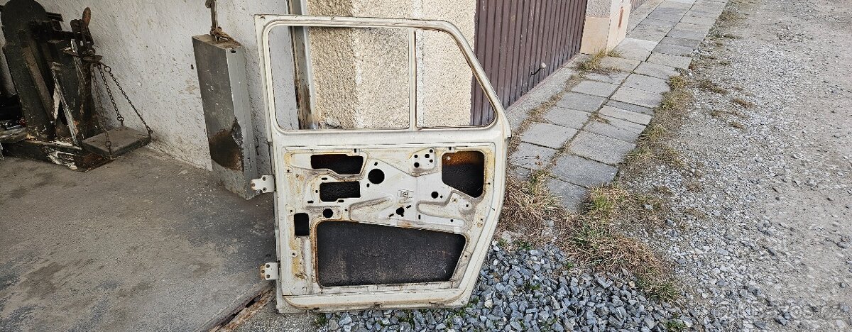 Zadní dveře Škoda 100 - retro, veterán - 4